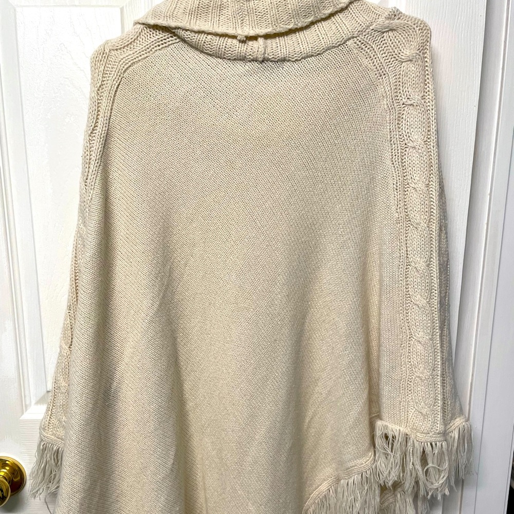 Cream Poncho - Picture 2 of 6